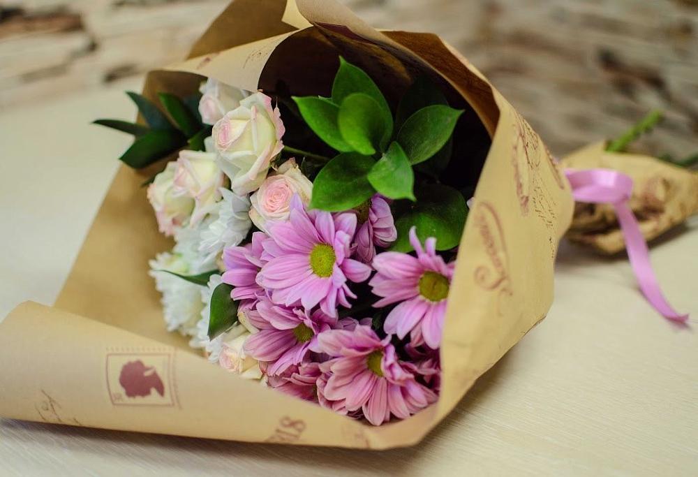 Букет цветов из: Розы и Хризантемы в Невельске