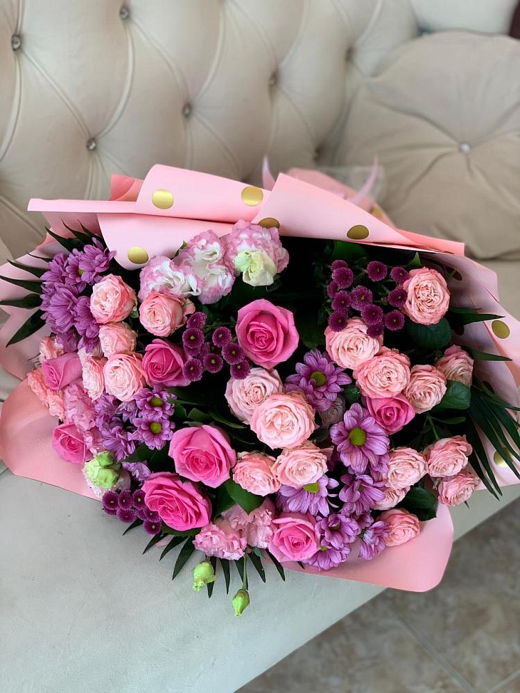 Букет цветов из: Хризантемы, Розы и Лизиантусы в Невельске