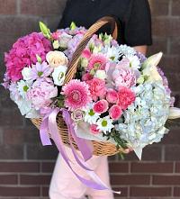 Цветочная композиция из Розы, Хризантемы, Пионы и Лизиантусы в корзине #REPLACE_PRED# Невельске
