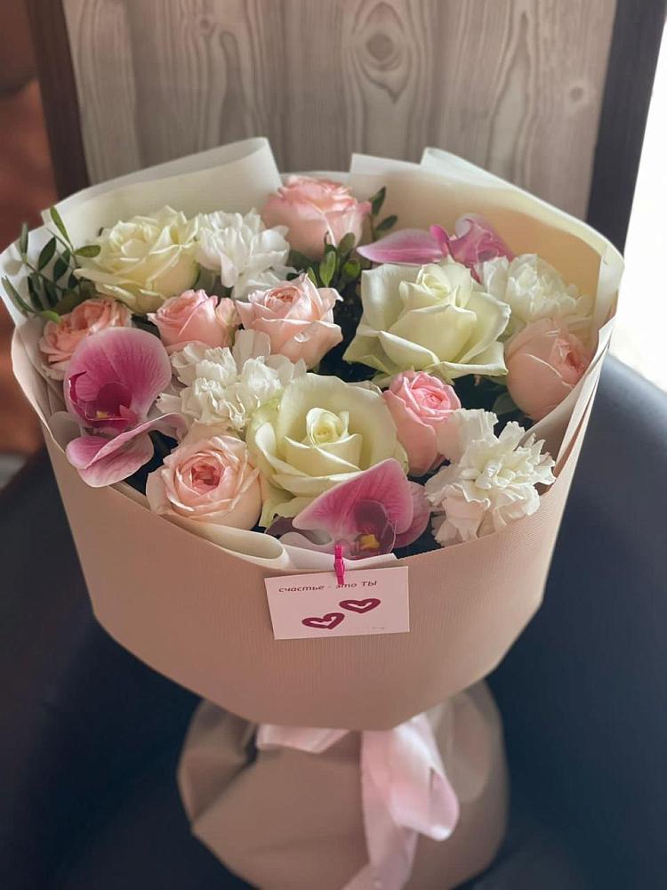 Букет цветов из: Орхидеи, Розы и Гвоздики в Невельске