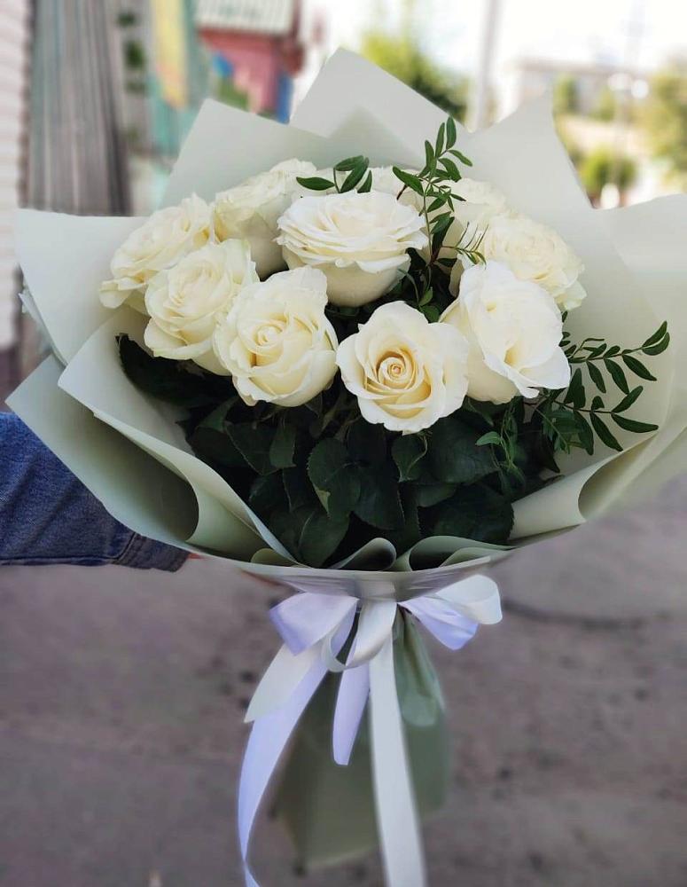 Букет Белые розы Проуд в Невельске