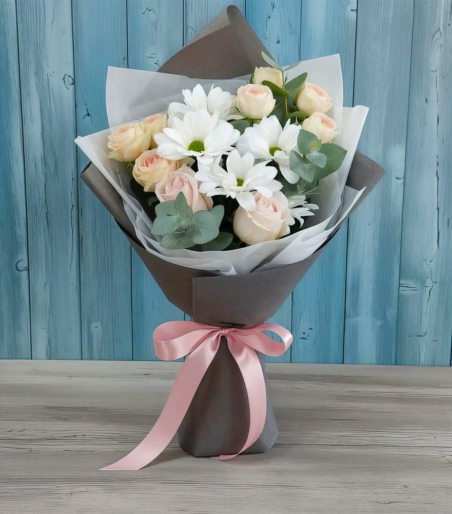 Букет цветов из: Хризантемы и Розы в Невельске