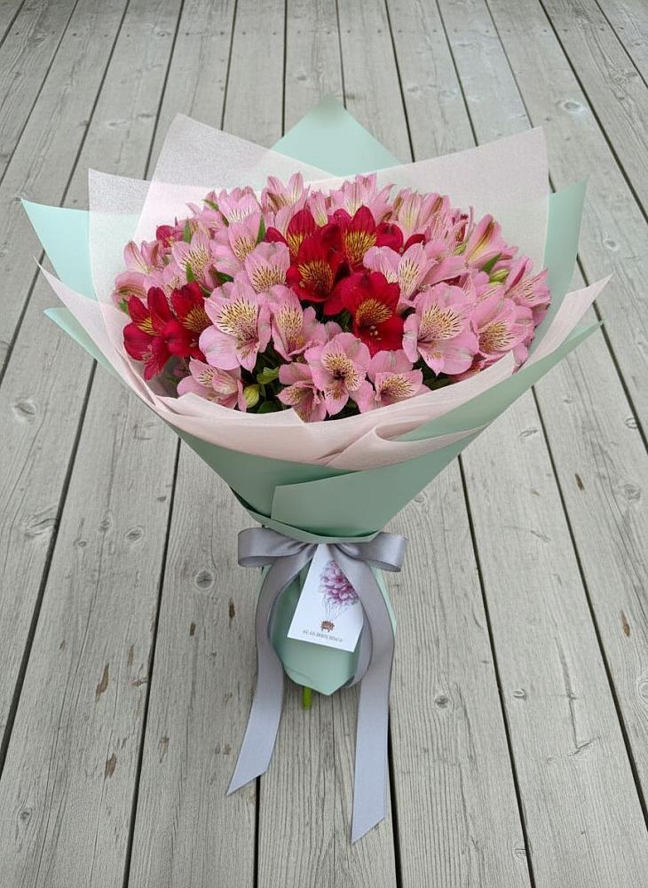 Букет цветов из: Альстромерии в Невельске