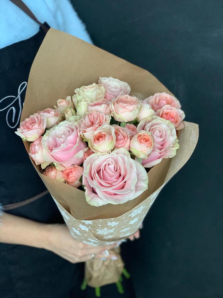 Букет цветов из: Хризантемы и Розы в Невельске