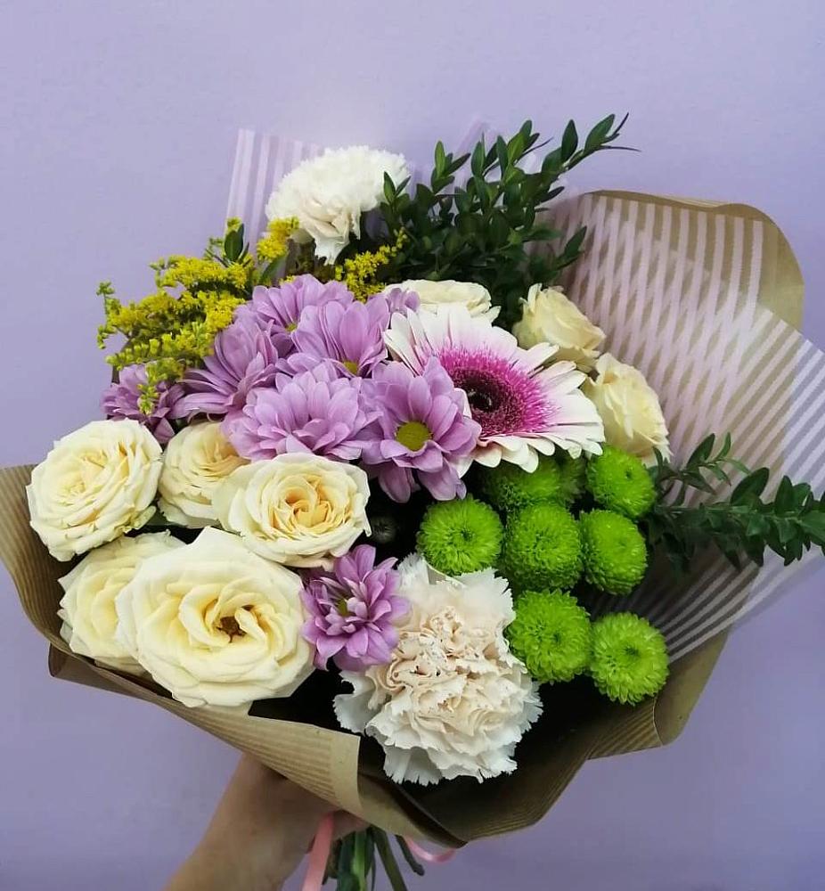 Букет цветов из: Хризантемы, Розы, Гвоздики и Герберы в Невельске