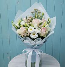 Букет цветов из:  Розы и Лизиантусы в Невельске