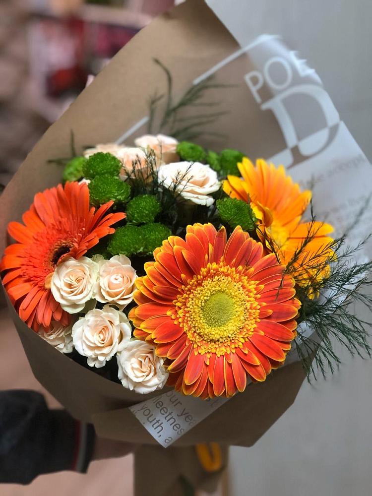 Букет цветов из: Герберы, Хризантемы и Розы в Невельске