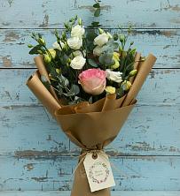 Букет цветов из:  Розы и Лизиантусы в Невельске