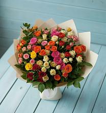Букет Микс из разноцветных кустовых роз в Невельске